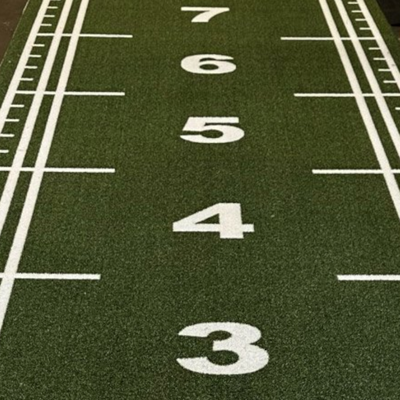 Rollos y losetas de cesped artificial para interior  de gimnnasios y centros deportivos