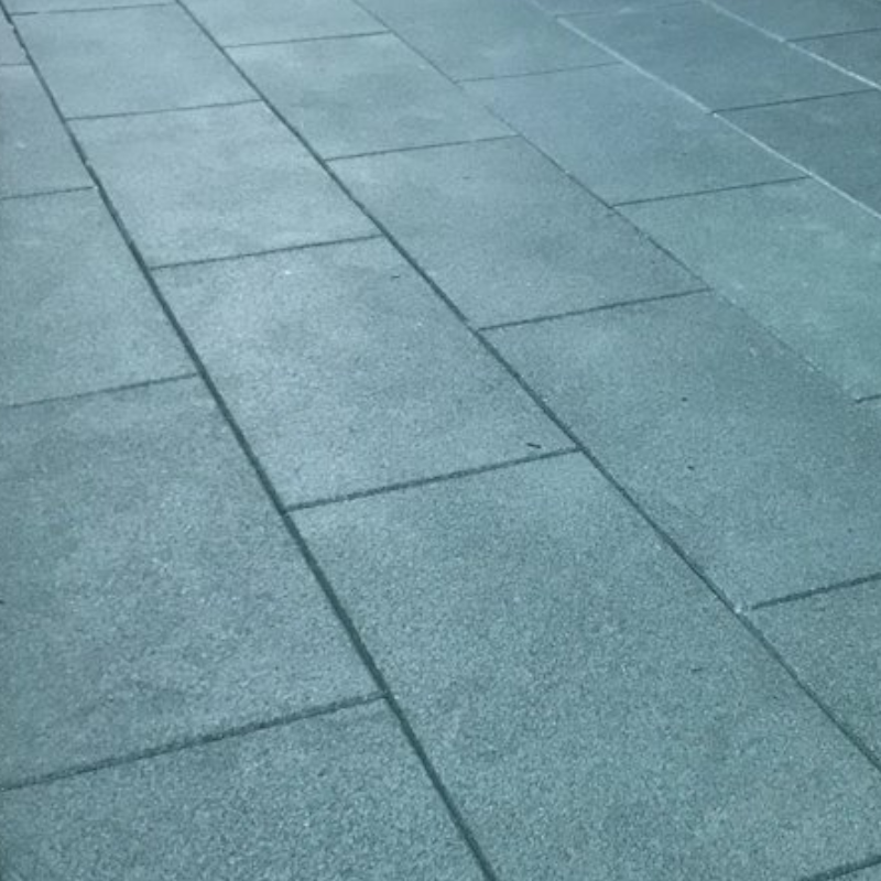 Placas, losetas de goma, caucho para interior gimnnasios y centros deportivos
